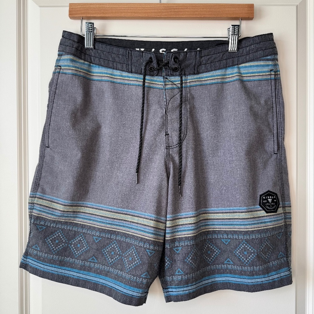 VISSLA Hybrid Shorts 8" inseam - Men's Size 32